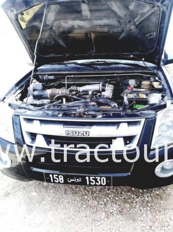 À vendre Camionnette 2 portes avec benne Isuzu D-max 2.5 TD complet
