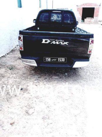 À vendre Camionnette 2 portes avec benne Isuzu D-max 2.5 TD complet