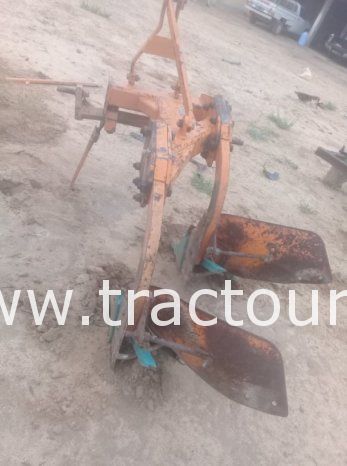 À vendre Charrue à 2 socs MIG-Huard complet