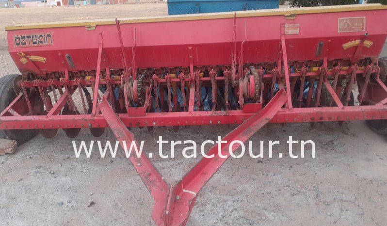 À vendre Tracteur Deutz M 70 07 avec semoir complet