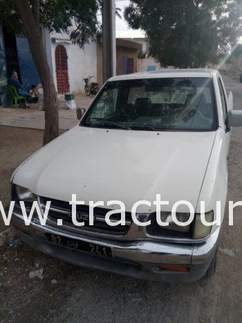 À vendre Camionnette 2 portes avec benne Isuzu Faster 2.5D complet