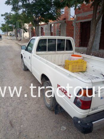 À vendre Camionnette 2 portes avec benne Isuzu Faster 2.5D complet