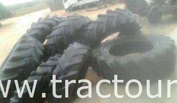 À vendre Pneu tracteur 18.4 – 30 complet