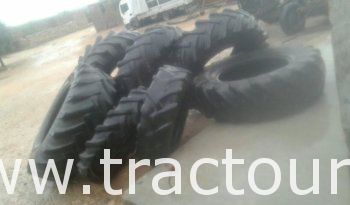 À vendre Pneu tracteur 18.4 – 30 complet