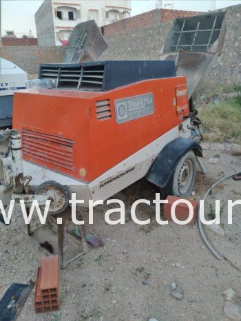 À vendre Pompe à chape 3 cylindres Brinkmann importée complet
