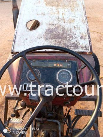 À vendre Tracteur Steyr 650 avec carte grise et canadienne 9 dents complet