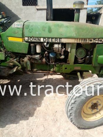 À vendre Tracteur John Deere 1040 complet