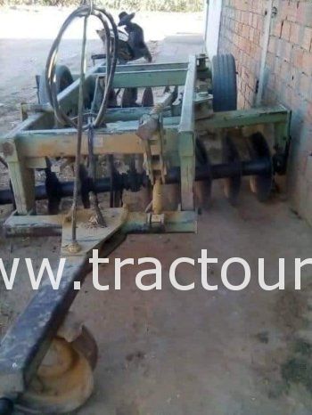 À vendre Tracteur Massey Ferguson 440 Xtra avec cover crop Simma complet