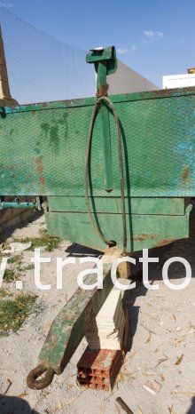 À vendre Semi remorque agricole benne 5 tonnes avec CARTE GRISE complet