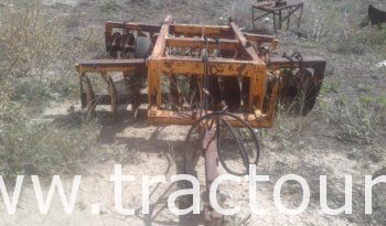 À vendre Offset 12/24 Huard avec lame niveleuse Huard et 3 remorques plateaux complet