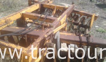 À vendre Offset 12/24 Huard avec lame niveleuse Huard et 3 remorques plateaux complet