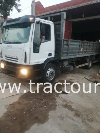 À vendre Camion plateau avec ridelles Iveco Eurocargo 120e22 complet