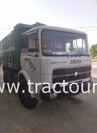 À vendre Camion plateau avec ridelles Fiat Iveco 130 complet