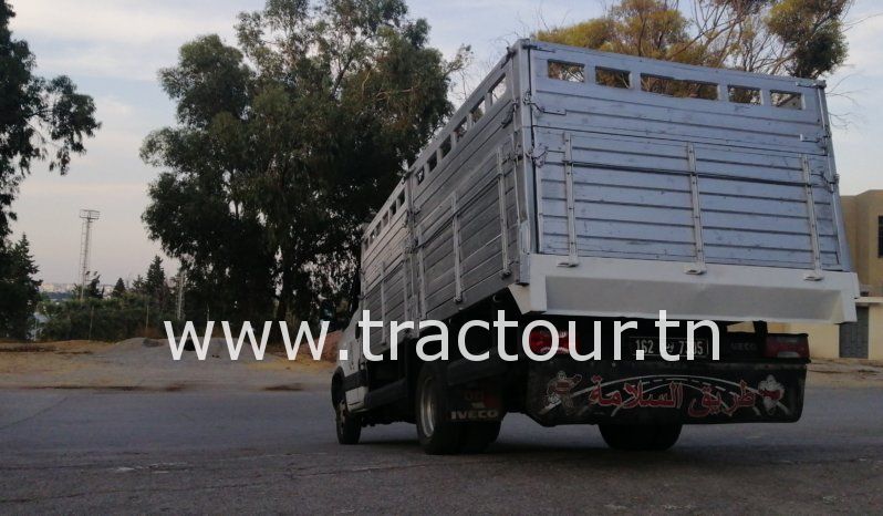 À vendre Camion plateau avec ridelles Iveco Daily 35c15 complet