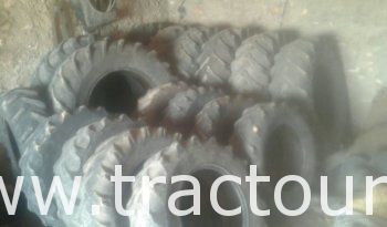 À vendre pneus pour tracteur 18.4-30 + 16-30 + 16-34 + 12.4-24 complet