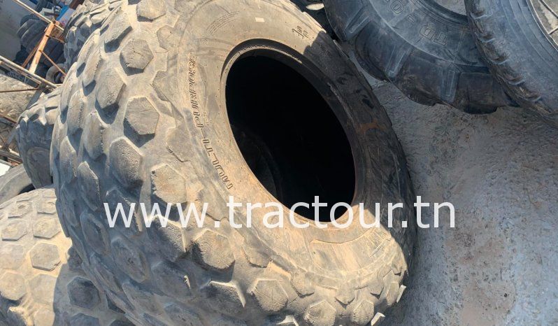 Vente et achat des pneus génie civil et BTP 23.5/25 + 23.1/26 complet