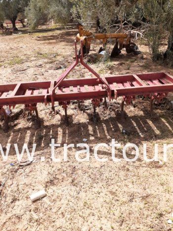 À vendre Canadienne à ressorts 13 dents Fieldking complet