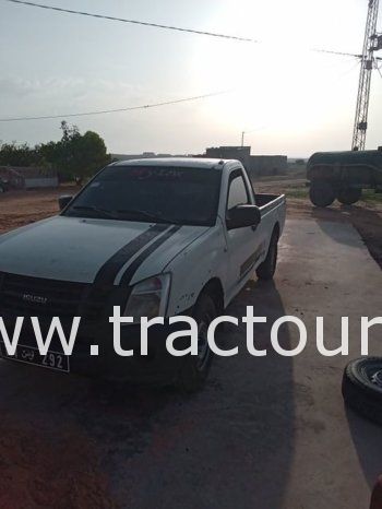 À vendre Camionnette 2 portes avec benne Isuzu D-max 2.5 TD Khalij complet