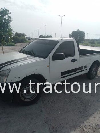 À vendre Camionnette 2 portes avec benne Isuzu D-max 2.5 TD Khalij complet