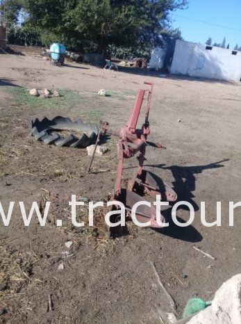À vendre Charrue à 2 socs complet