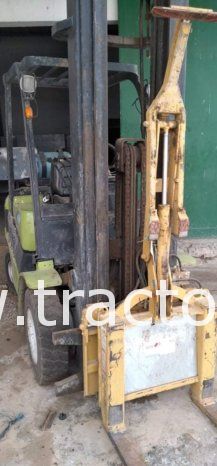 À vendre Chariot élévateur à gaz Clark 3 Tonnes complet