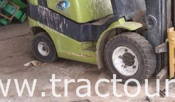 À vendre Chariot élévateur à gaz Clark 3 Tonnes complet