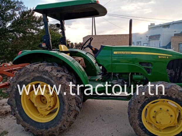 À vendre Tracteur John Deere 5090E Turbo complet