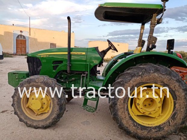 À vendre Tracteur John Deere 5090E Turbo complet