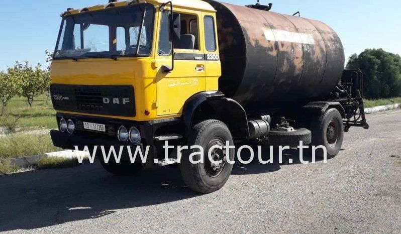 À vendre Camion avec répandeuse à bitume DAF 2300 Turbo complet