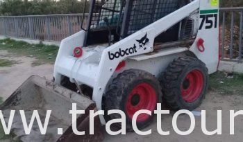 À vendre Chargeuse compacte avec godet Bobcat 751 complet