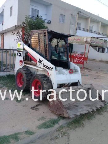 À vendre Chargeuse compacte avec godet Bobcat 751 complet