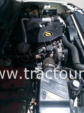 À vendre Camionnette 2 portes avec benne Mahindra Pickup SC complet