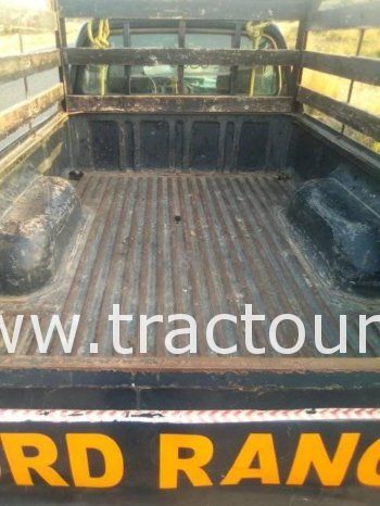 À vendre Camionnette 2 portes avec benne Ford Ranger complet