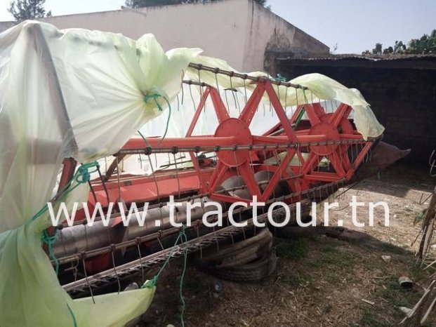 À vendre Tablier barre de coupe moissonneuse batteuse Deutz complet