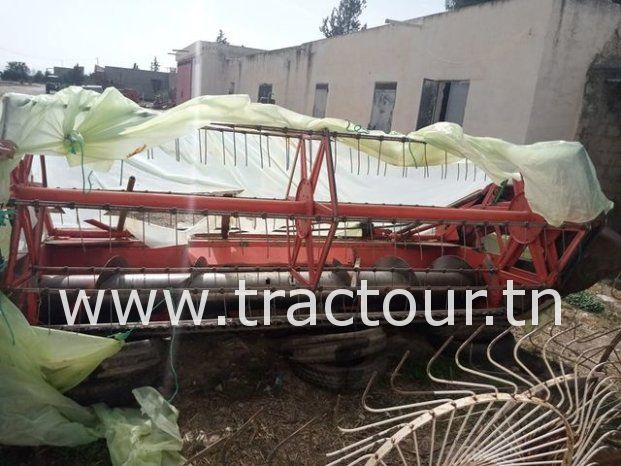 À vendre Tablier barre de coupe moissonneuse batteuse Deutz complet