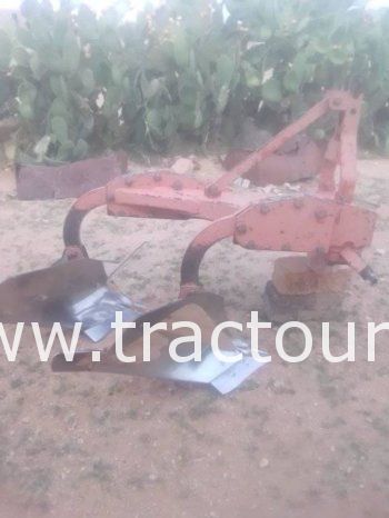 À vendre Charrue à 2 socs MIG-Huard complet