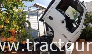 À vendre Camion plateau avec ridelles Isuzu NPR complet