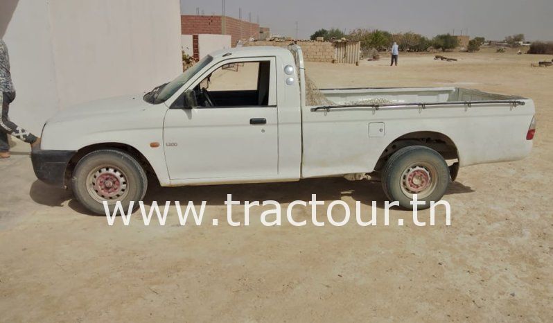 À vendre Camionnette 2 portes avec benne Mitsubishi L200 complet