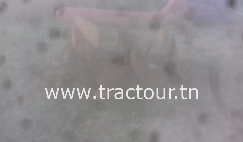 À vendre Charrue à 3 disques Massey Ferguson complet