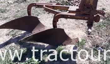 À vendre Charrue à 2 socs Huard complet