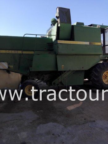 À vendre Moissonneuse batteuse John Deere 1068H complet