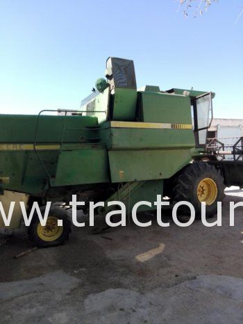 À vendre Moissonneuse batteuse John Deere 1068H complet