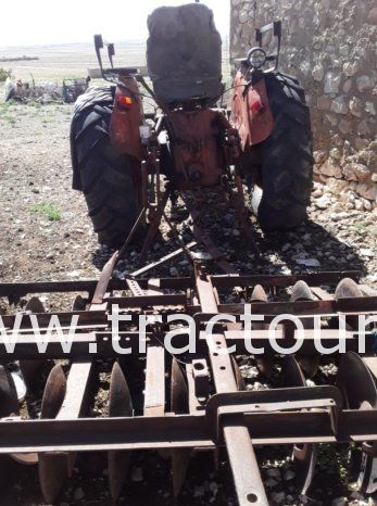 À vendre Tracteur McCormick International B450 avec cover crop et semi remorque agricole plateau complet