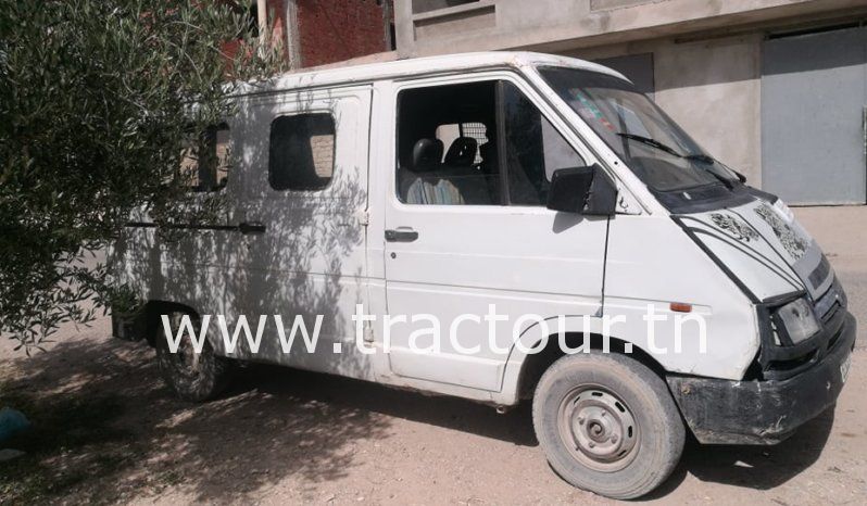 À vendre Utilitaire fourgon Renault Trafic T1100D complet