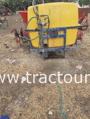 À vendre Pulvérisateur porté 600 litres complet