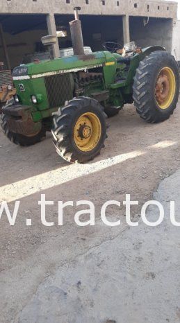 À vendre Tracteur John Deere 3140 complet