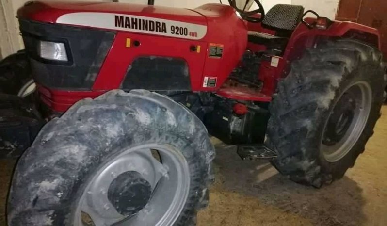 À vendre Tracteur Mahindra 9200 complet