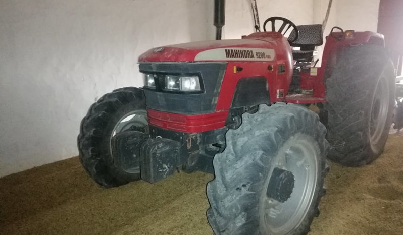 À vendre Tracteur Mahindra 9200 complet