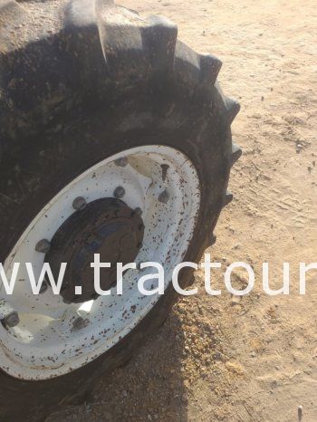 À vendre 2 Pneus avants pour tracteur Starmaxx 13-24 complet