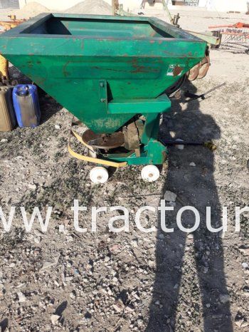À vendre Épandeur d’engrais double disques Donder complet